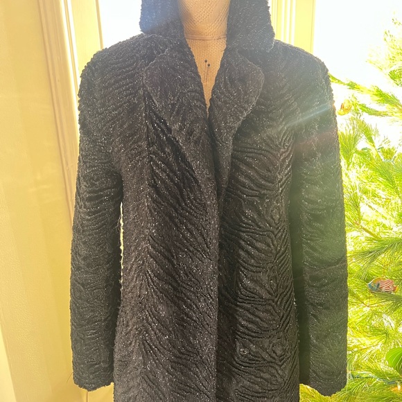 Unreal Fur (XS) - Picture 2 of 4